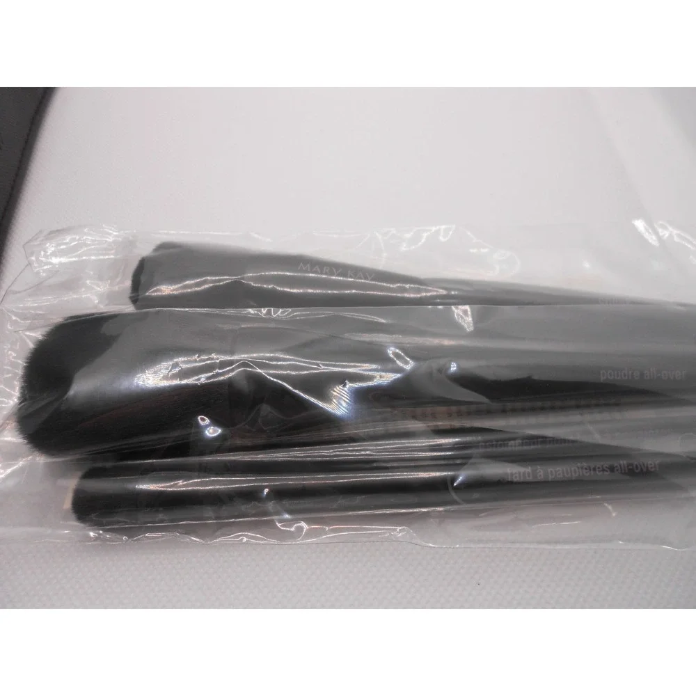 Mary Kay 5 Piece Makeup Brush Set with Zipper Case Sealed‎ 2017